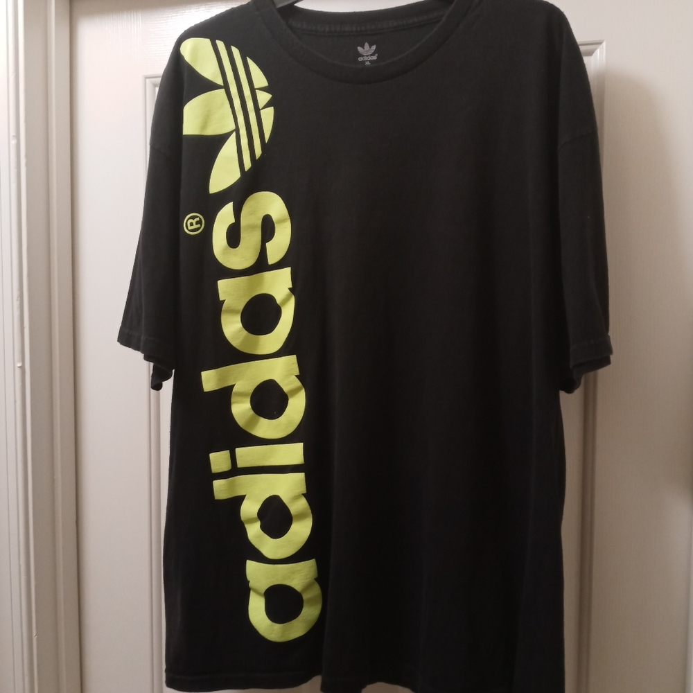 Adidas XL Black Short Sleeve Graphic Tee
